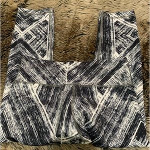 Lululemon Wunder Under Crop II Full On Luon Heat Wave White Black Size 6